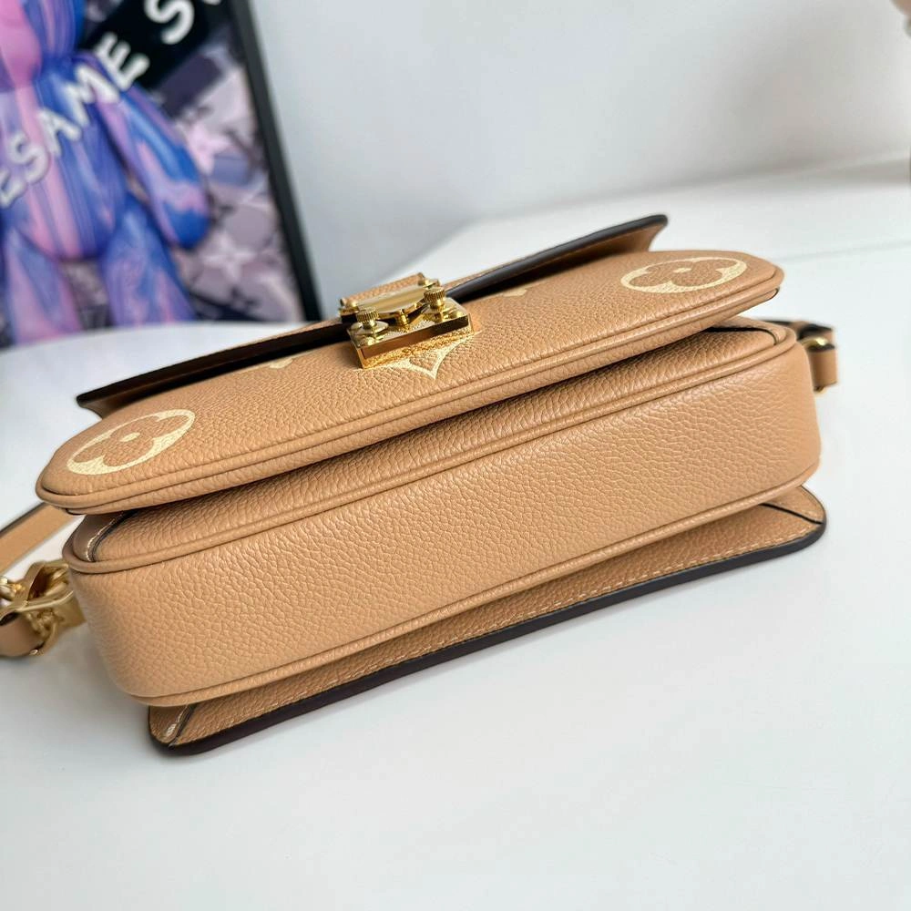 LV Pochette Métis East West StreetReady 86