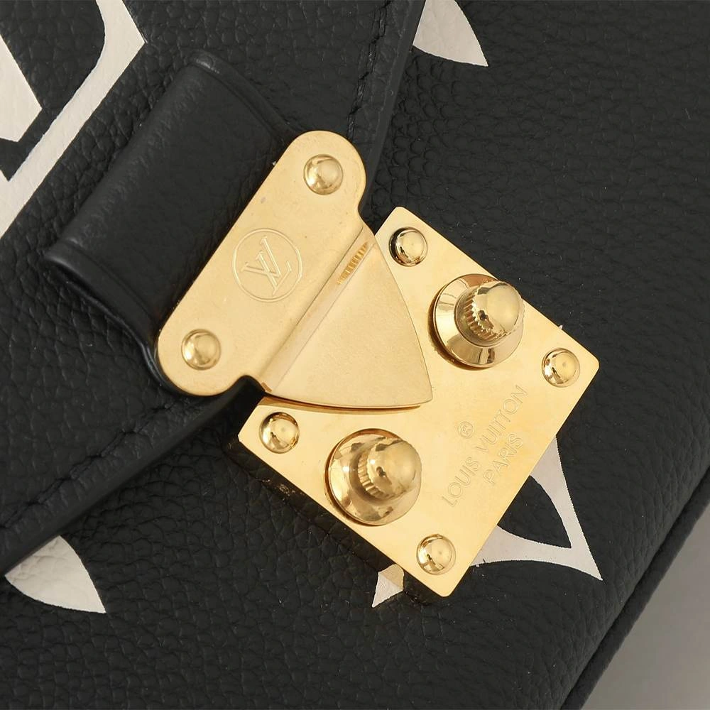 LV Pochette Métis East West ZipUp 46