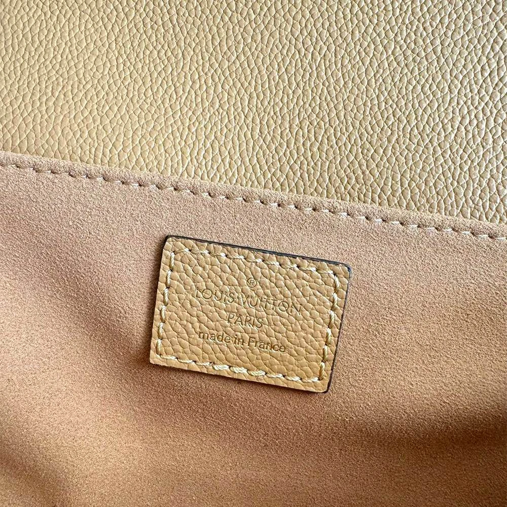 LV Pochette Métis East West StreetReady 86