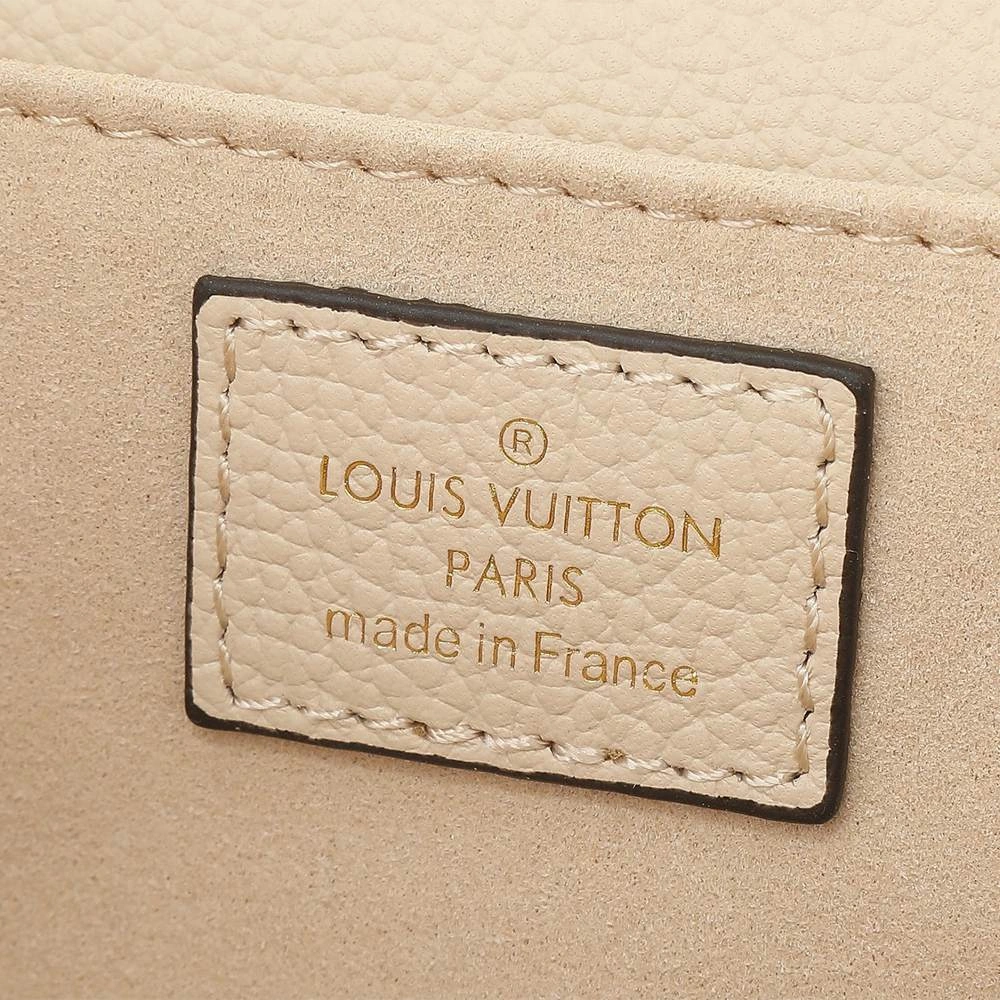 UrbanChic LV Pochette Métis East West 42