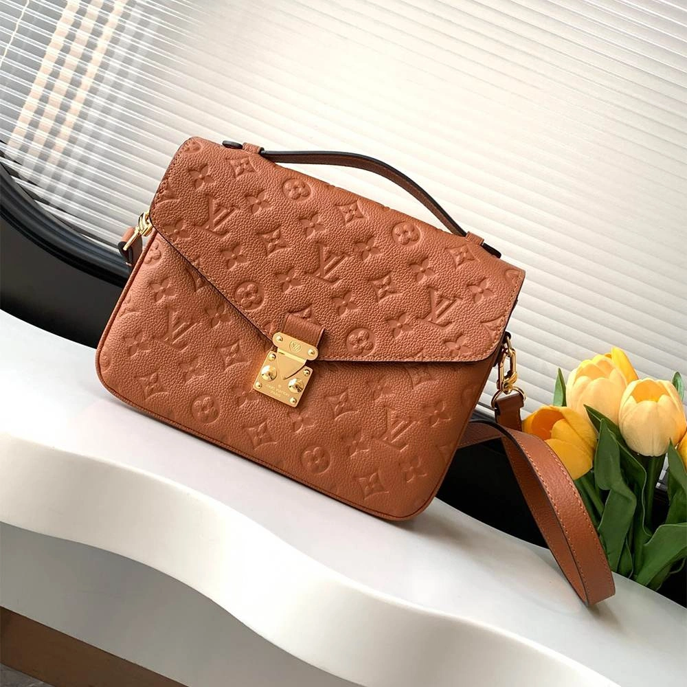 LV Pochette Métis AllSeason 1