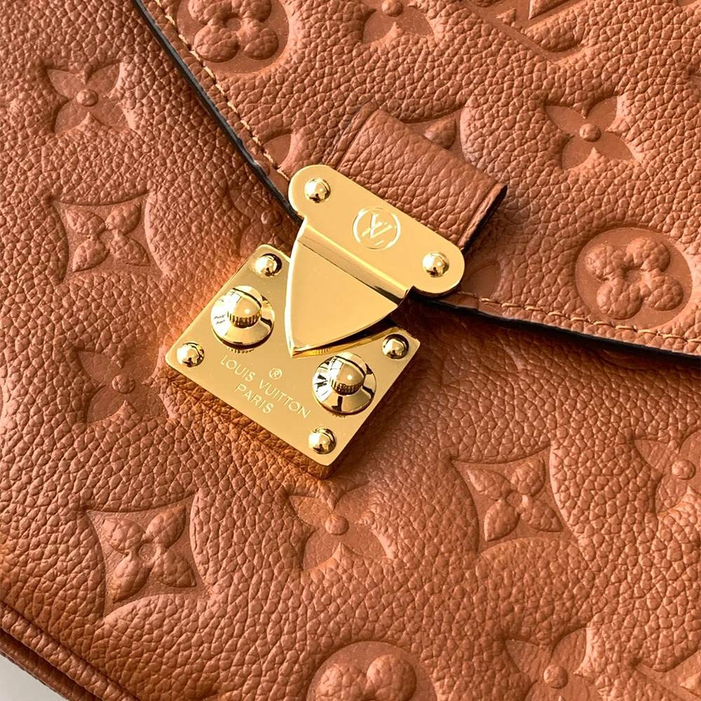 LV Pochette Métis AllSeason 1