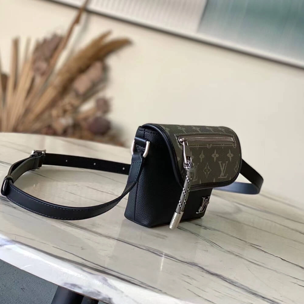LV Pulse Wearable Wallet G Original 450