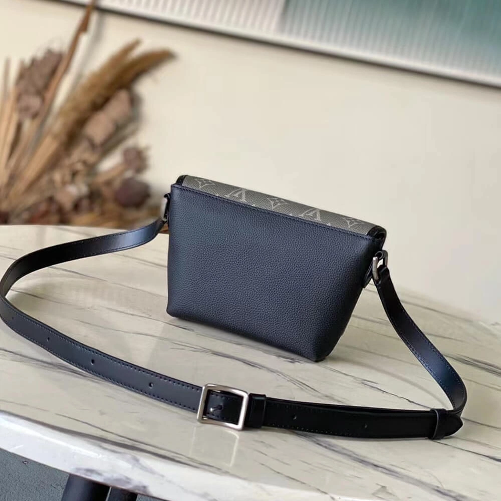 LV Pulse Wearable Wallet G Original 450