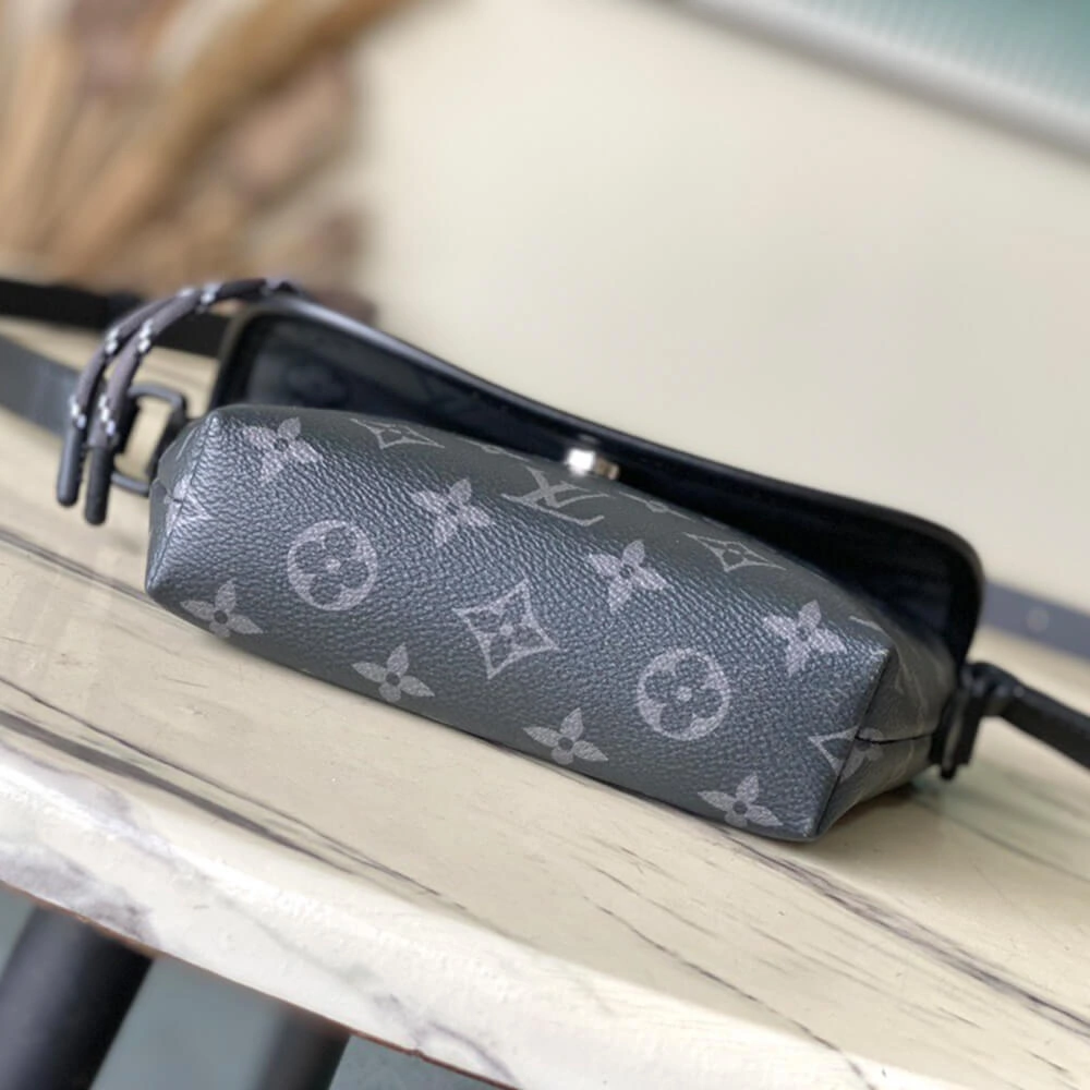 Effortless LV Pulse Wearable Wallet G 466