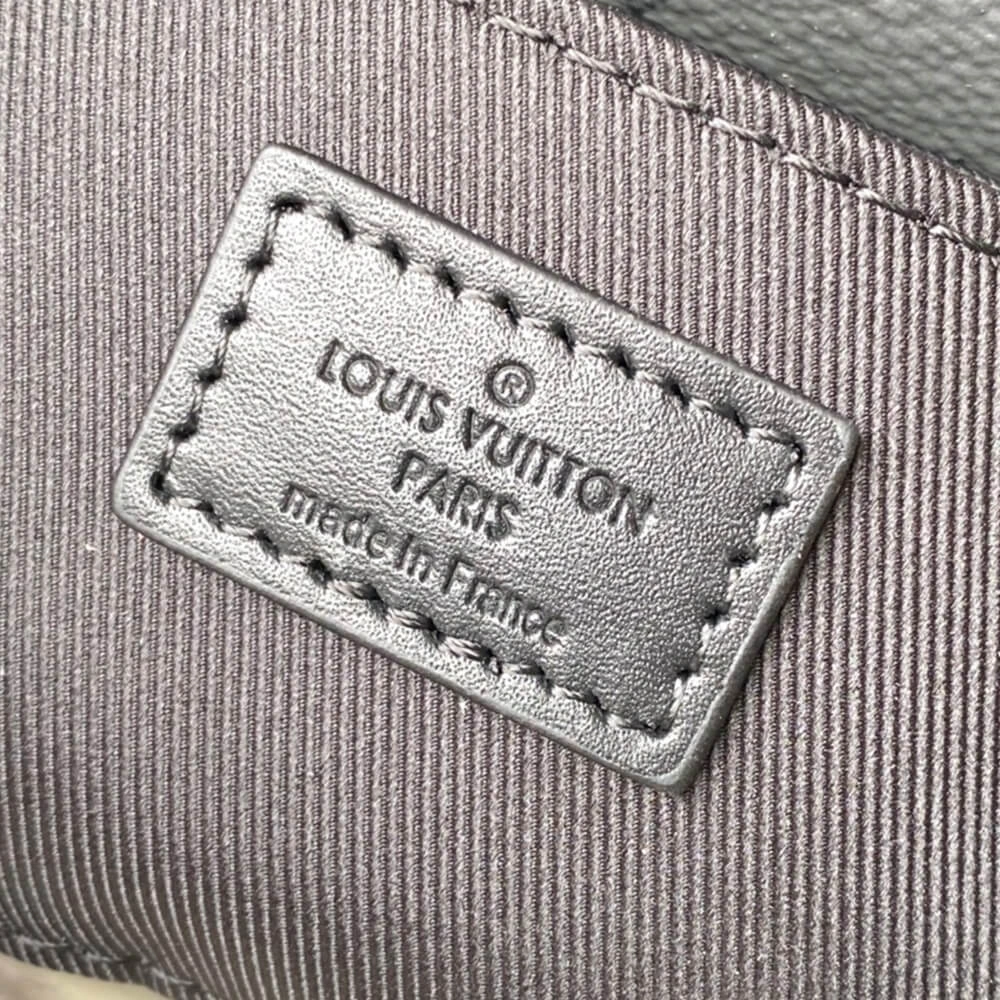 Effortless LV Pulse Wearable Wallet G 466