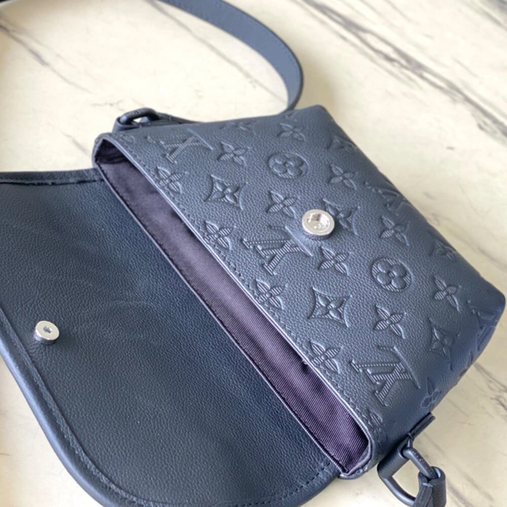 Reliable LV Pulse Wearable Wallet G 454