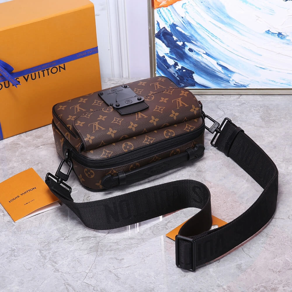 Casual LV S LOCK MESSENGER 571