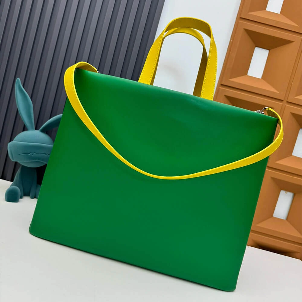 Practical LV Shopper Tote MM 152