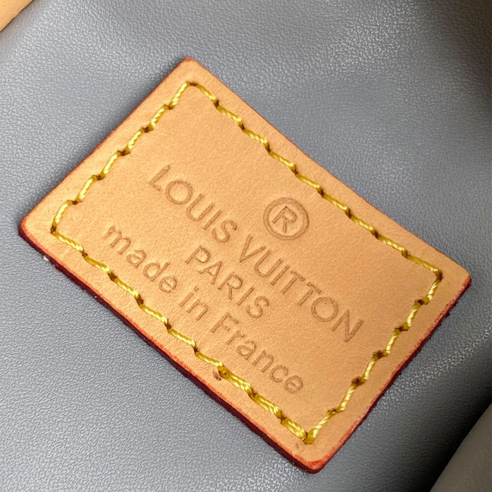LV Side Trunk MM Timeless 209