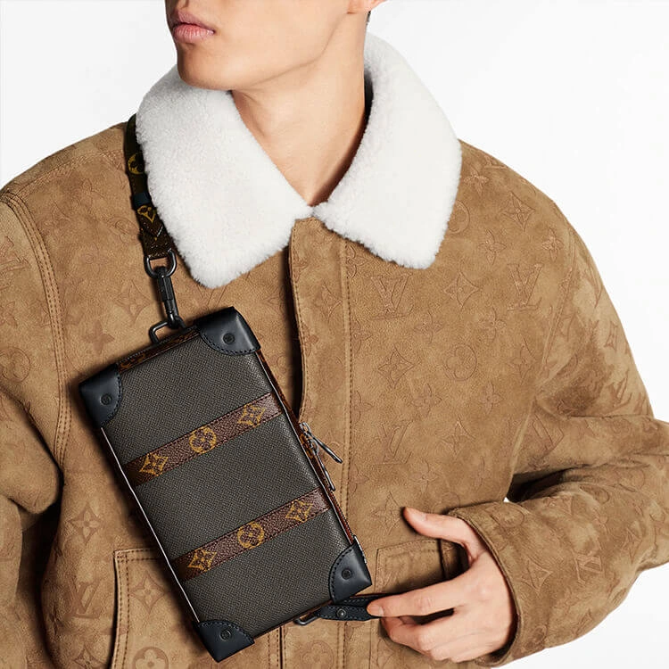 Chic LV  Trunk Wallet 931