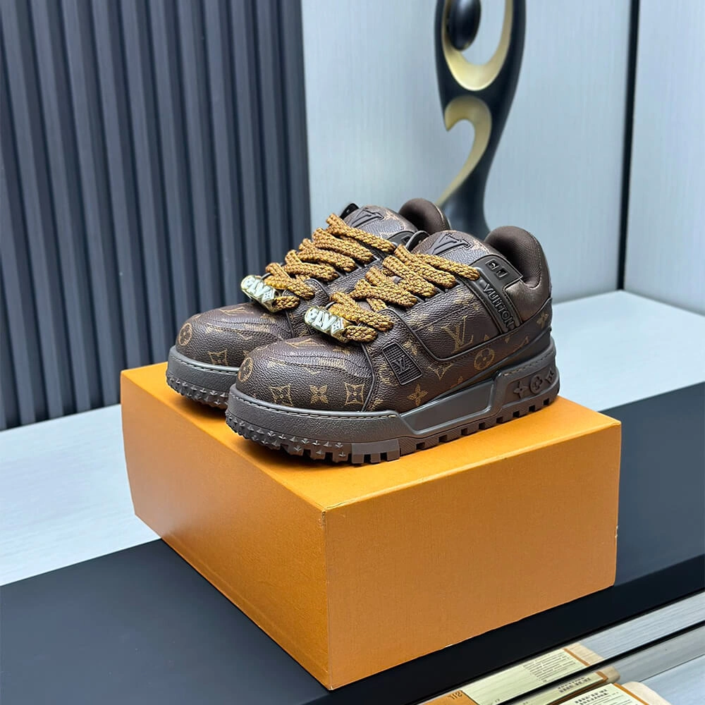 Sustainable LV Trainer Maxi Sneaker 3224