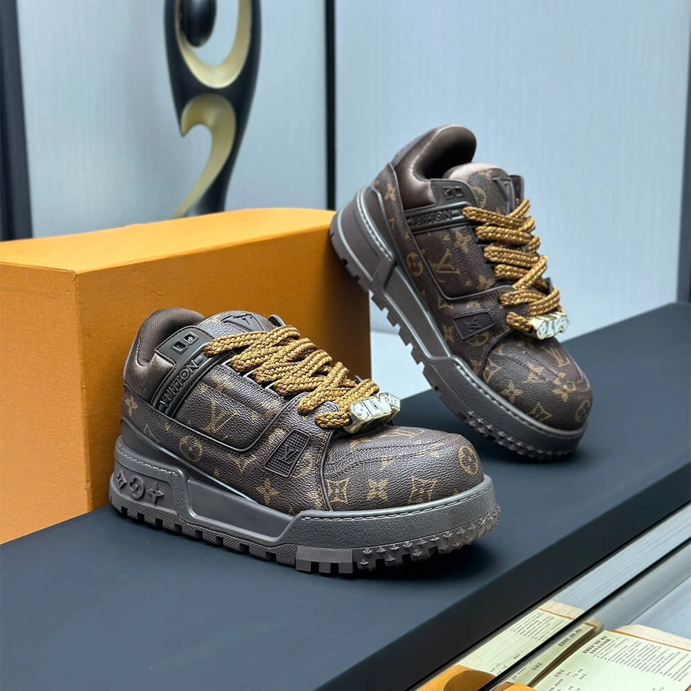 Sustainable LV Trainer Maxi Sneaker 3224