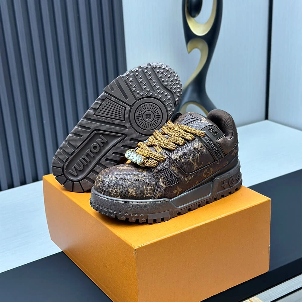 Sustainable LV Trainer Maxi Sneaker 3224