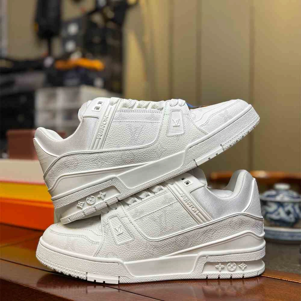 Durable LV Trainer Sneaker 3191
