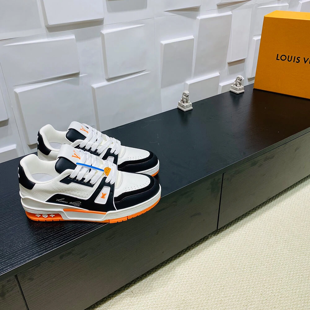 LV Trainer Sneaker AllSeason 3207