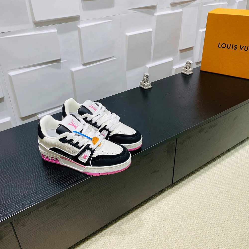 Casual LV Trainer Sneaker 3233