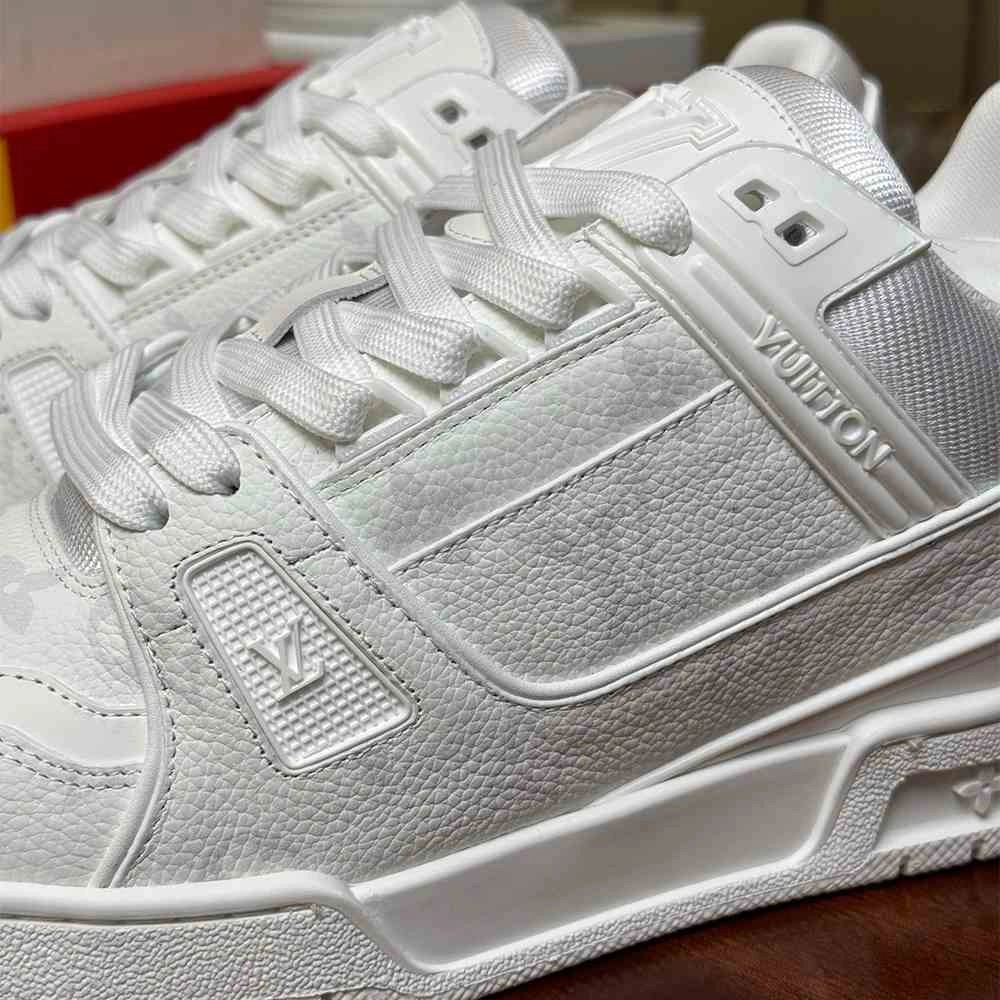 Durable LV Trainer Sneaker 3191