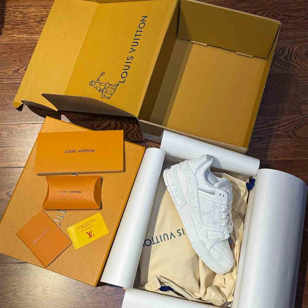 Durable LV Trainer Sneaker 3191