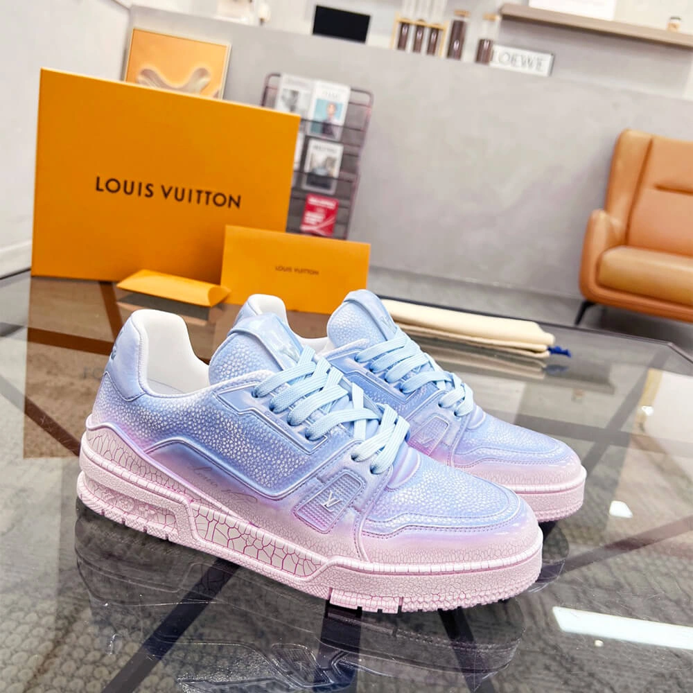 Sleek LV Trainer Sneaker 3225