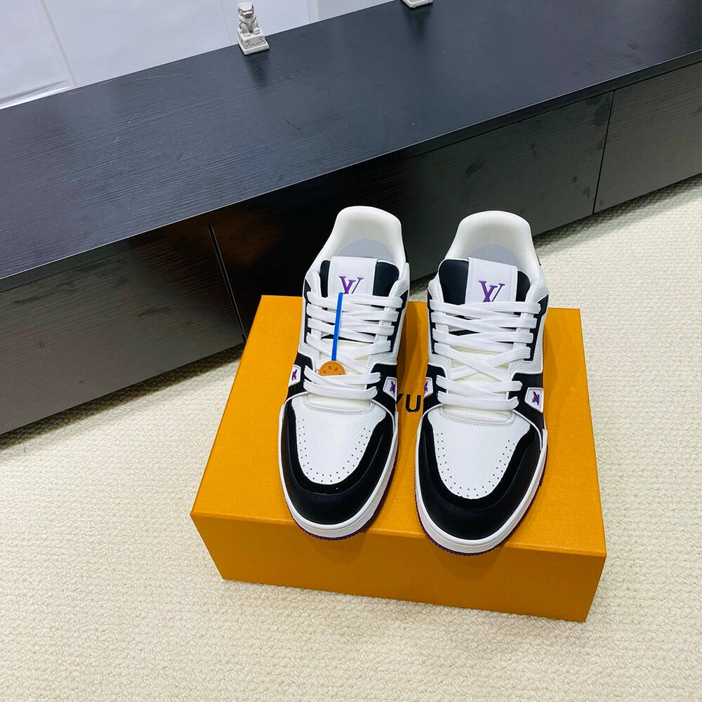 LV Trainer Sneaker Comfortable 3239