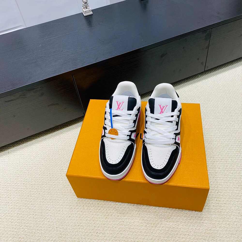 Casual LV Trainer Sneaker 3233