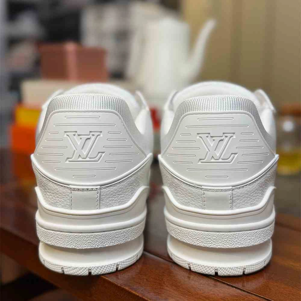 Durable LV Trainer Sneaker 3191