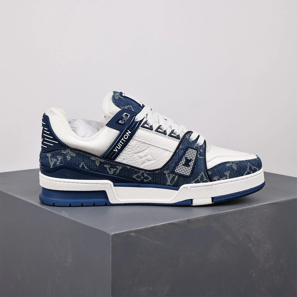 Seasonal LV Trainer Sneaker 3244