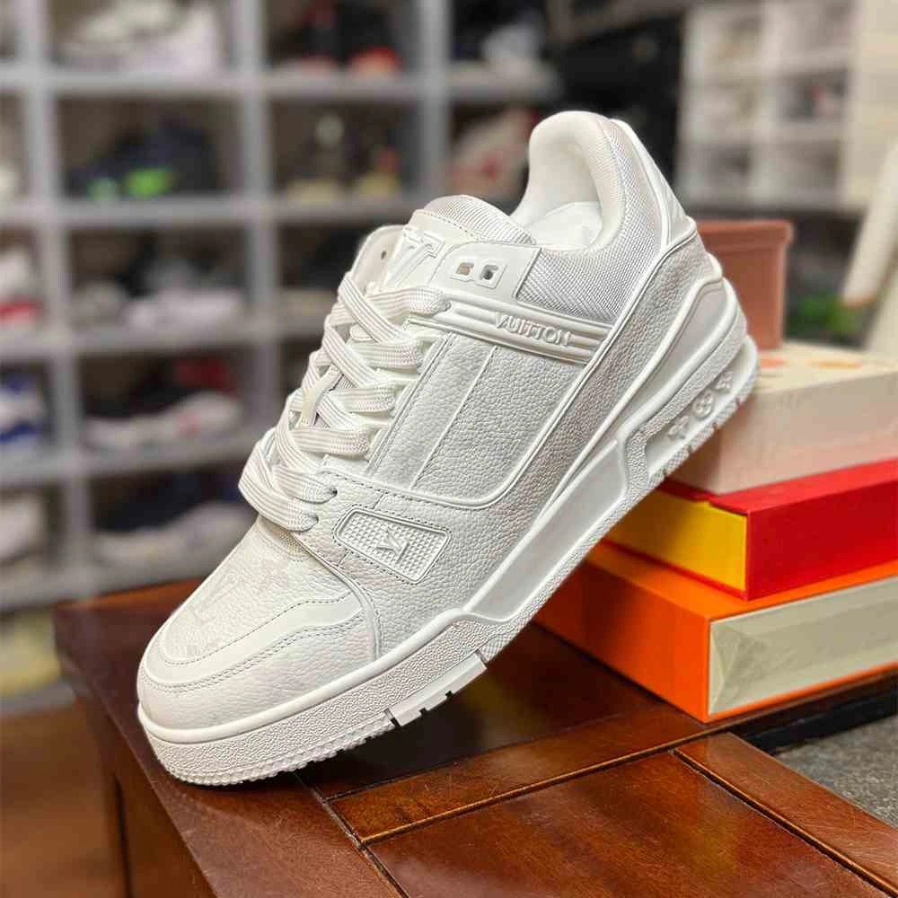 Durable LV Trainer Sneaker 3191