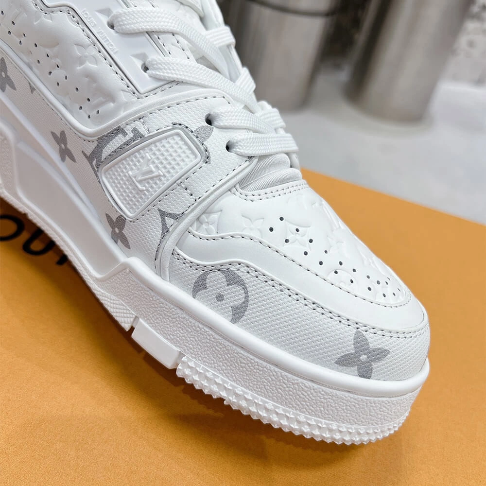 LV Trainer Sneaker TechFriendly 3182