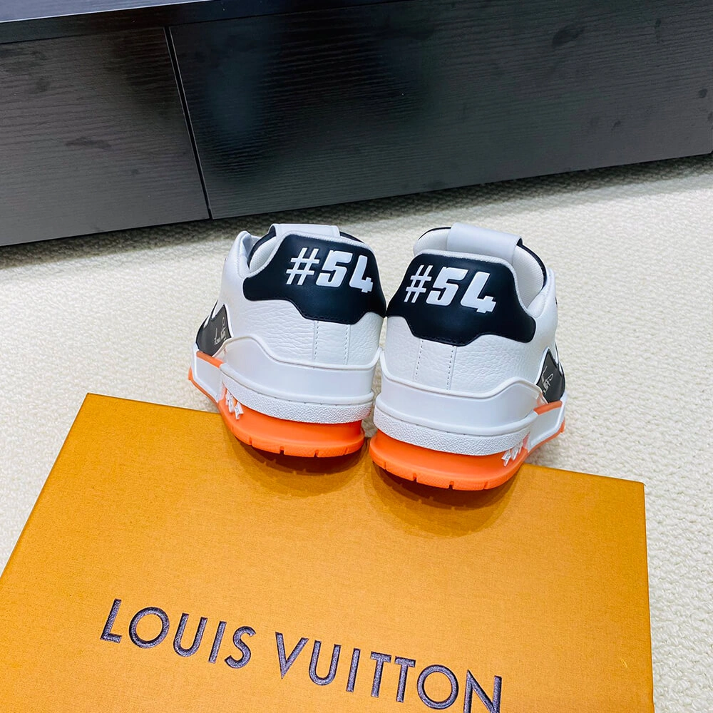 LV Trainer Sneaker AllSeason 3207