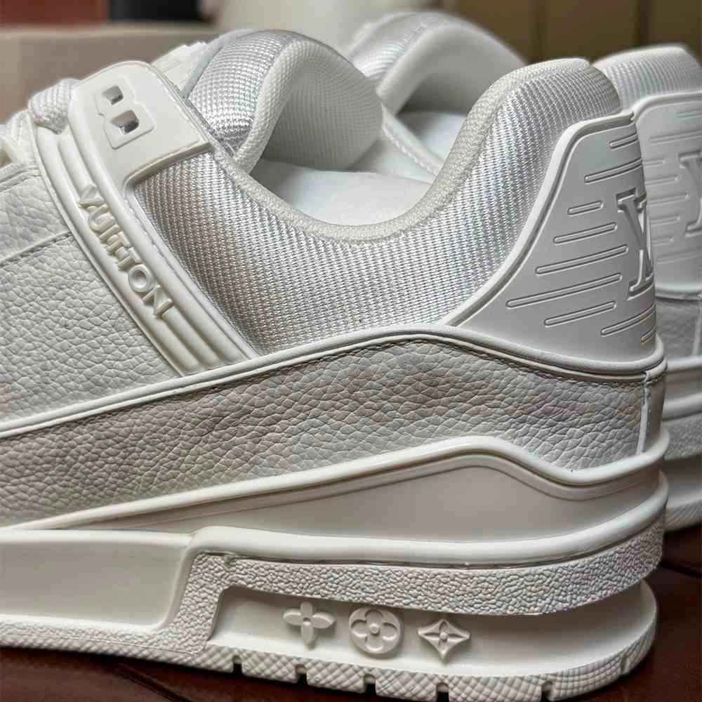 Durable LV Trainer Sneaker 3191