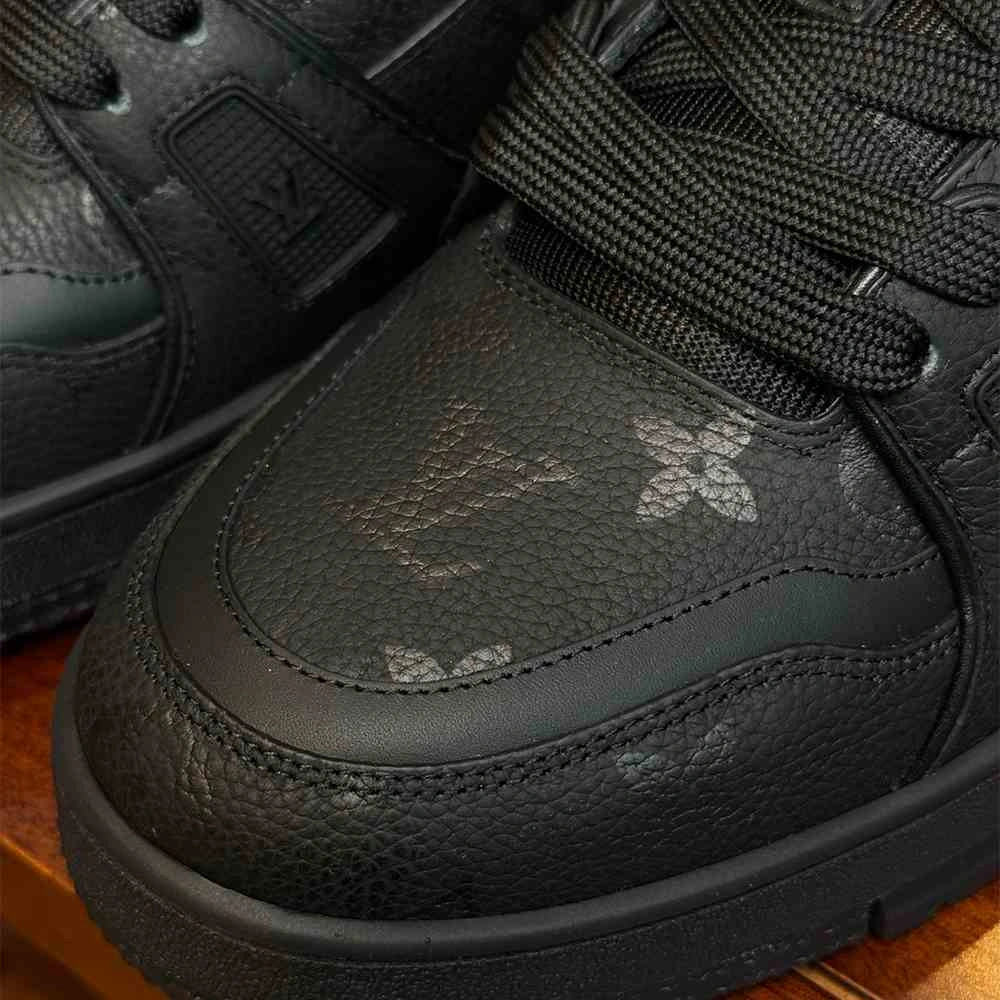 Trendy LV Trainer Sneaker 3195