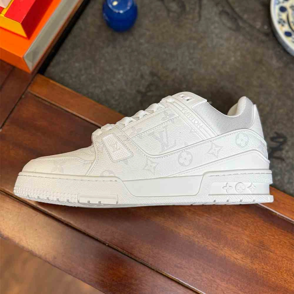 Durable LV Trainer Sneaker 3191