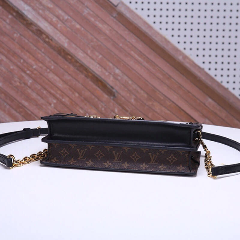 Practical LV Trunk Clutch Handbag 810