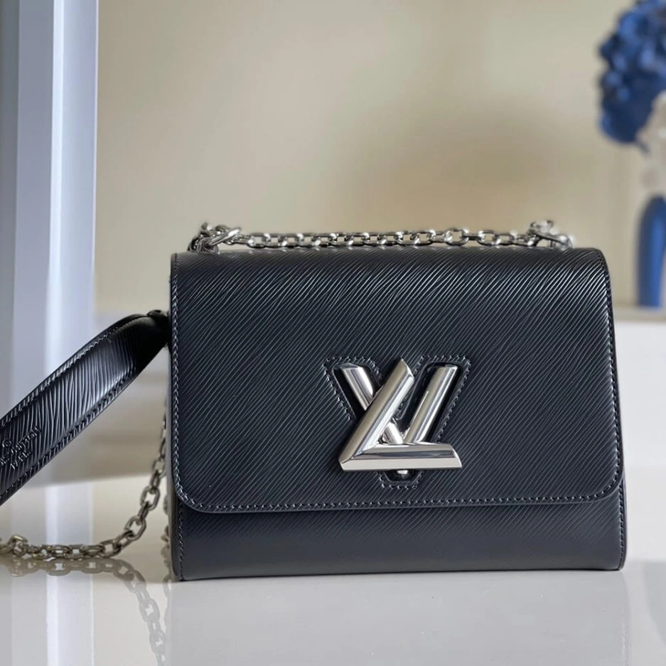 LV Twist MM Minimalist 447