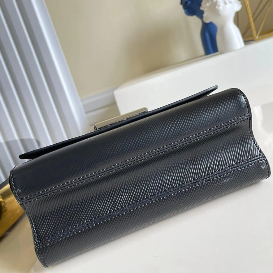 LV Twist MM Minimalist 447