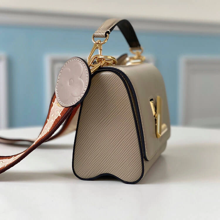 Versatile LV Twist PM Handbag 910