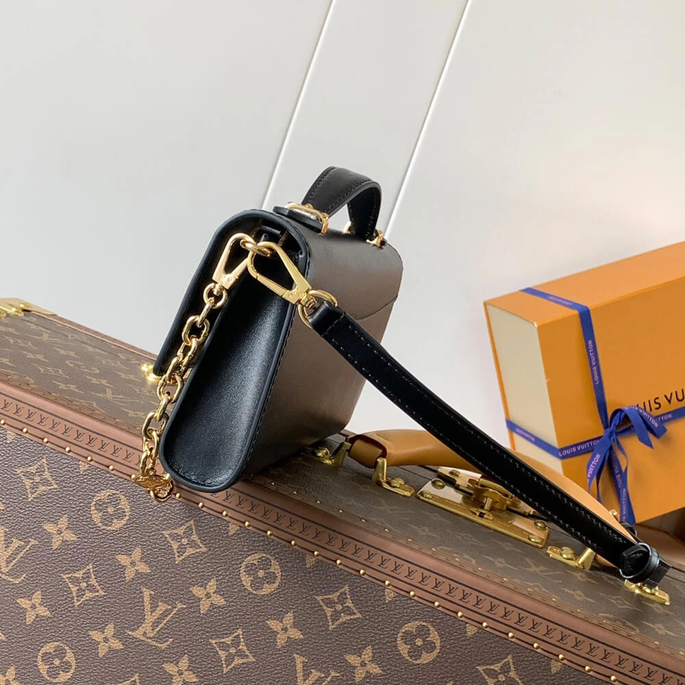 LV Wallet On Chain Capucines Unique 296