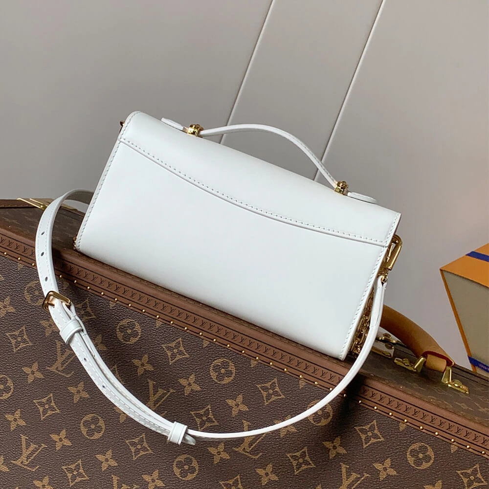 LV Wallet On Chain Capucines TechFriendly 274