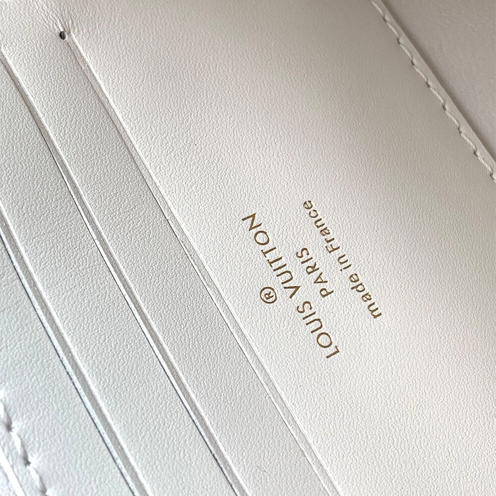 LV Wallet On Chain Capucines TechFriendly 274