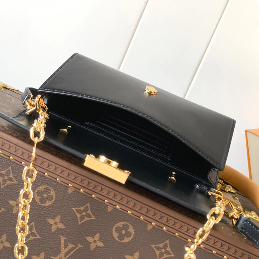 LV Wallet On Chain Capucines Unique 296