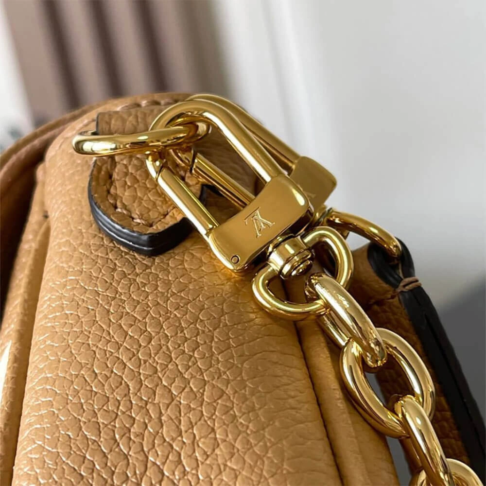 Sustainable LV Wallet on Chain Ivy 309