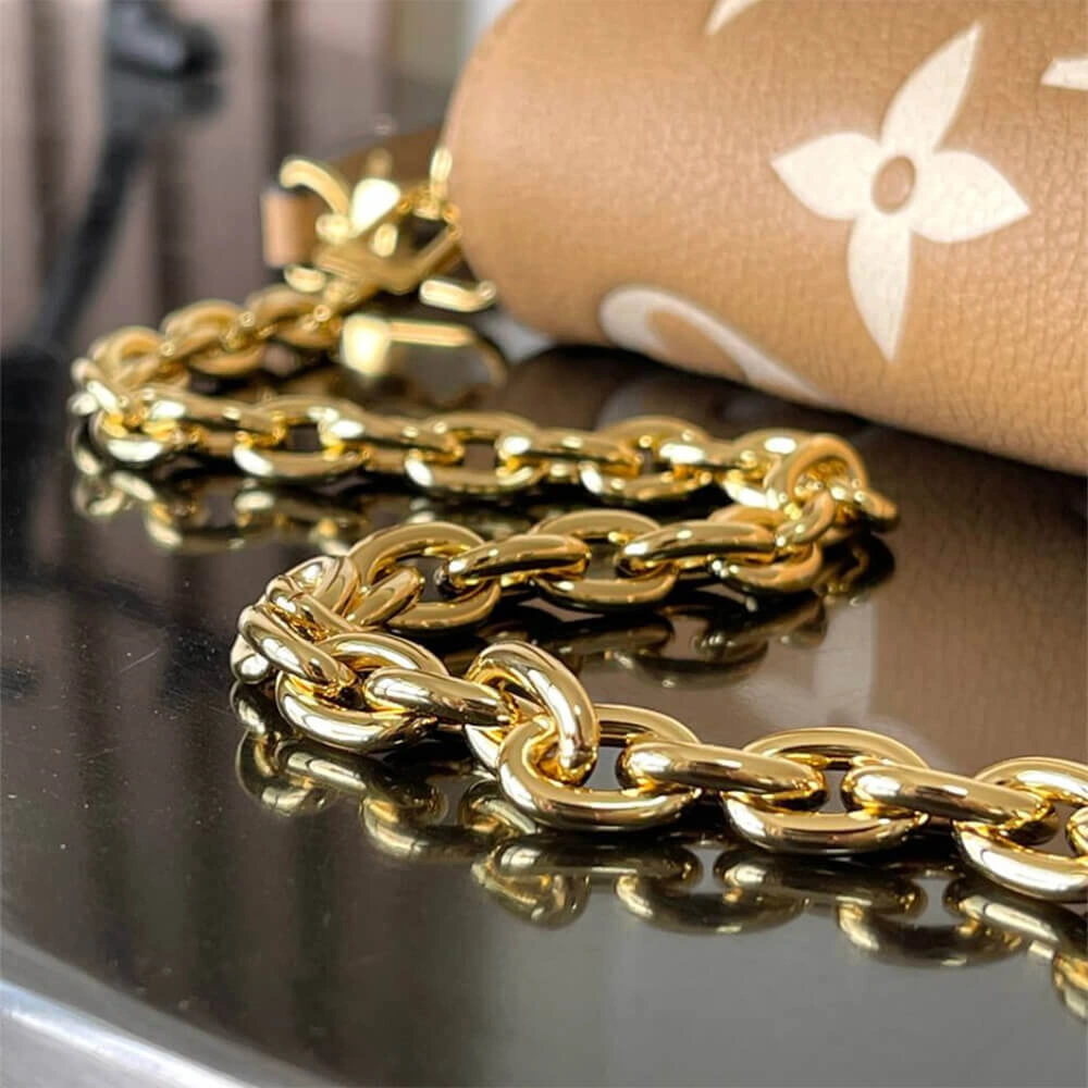 Sustainable LV Wallet on Chain Ivy 309