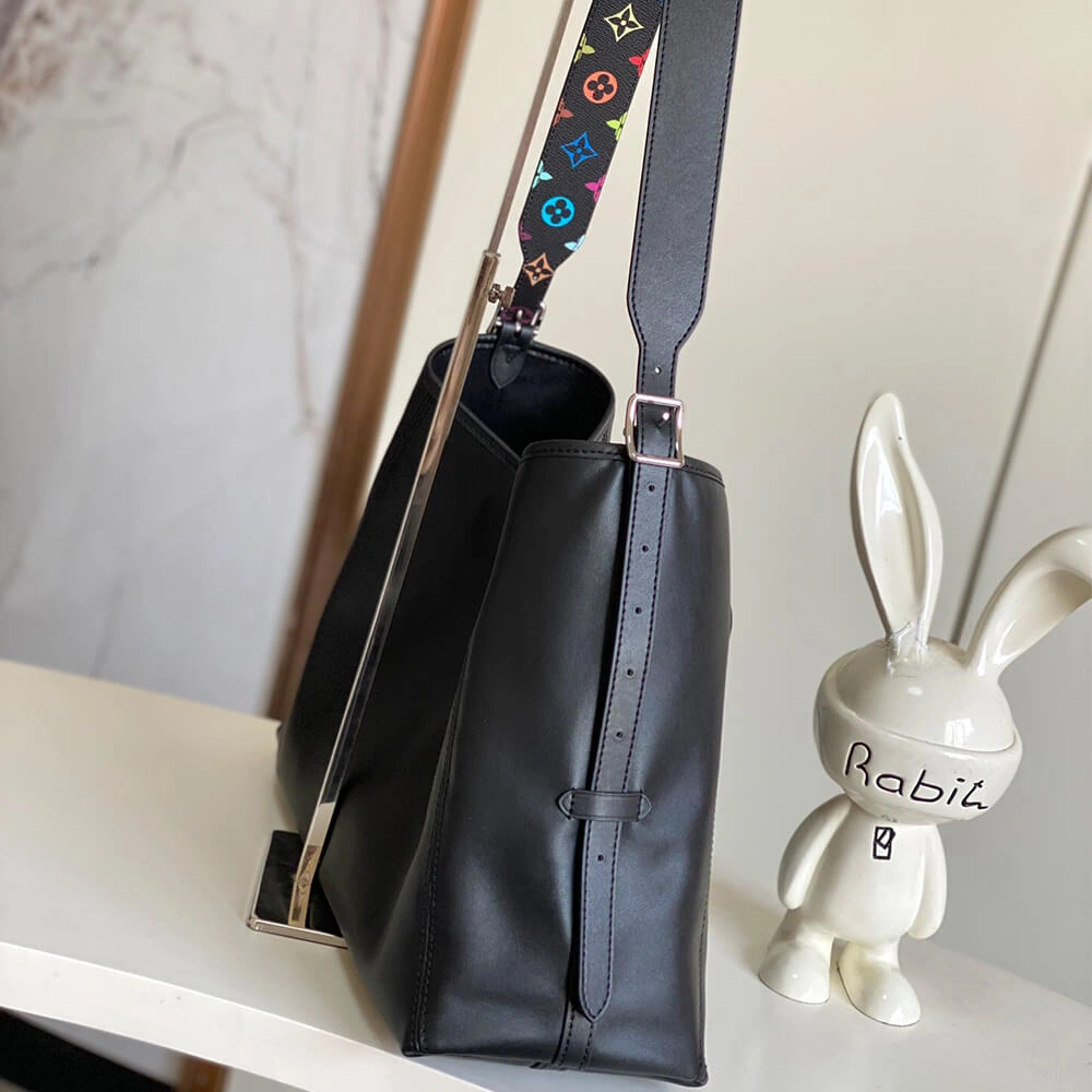 LV x TM CarryAll Vibe MM ComfortFit 520
