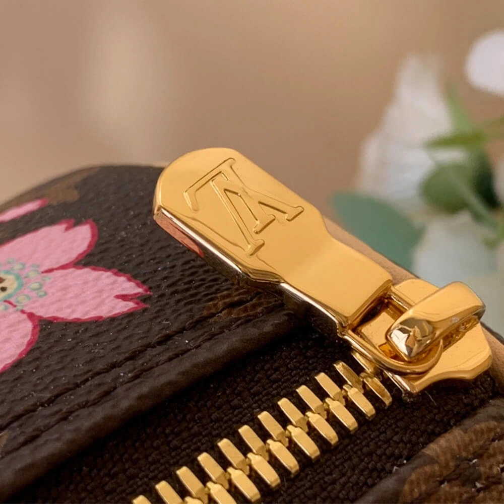 LV x TM Papillon Comfortable 485
