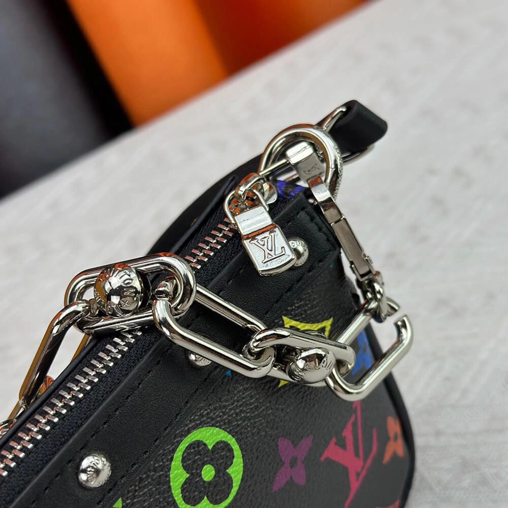 LV x TM Pochette Accessoires Sporty 493