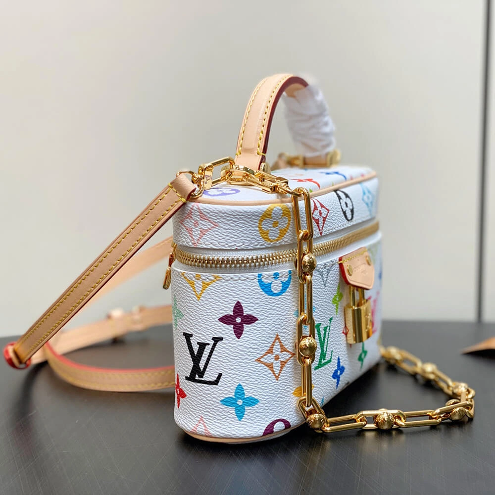 Versatile LV x TM Vanity Chain Pouch 471