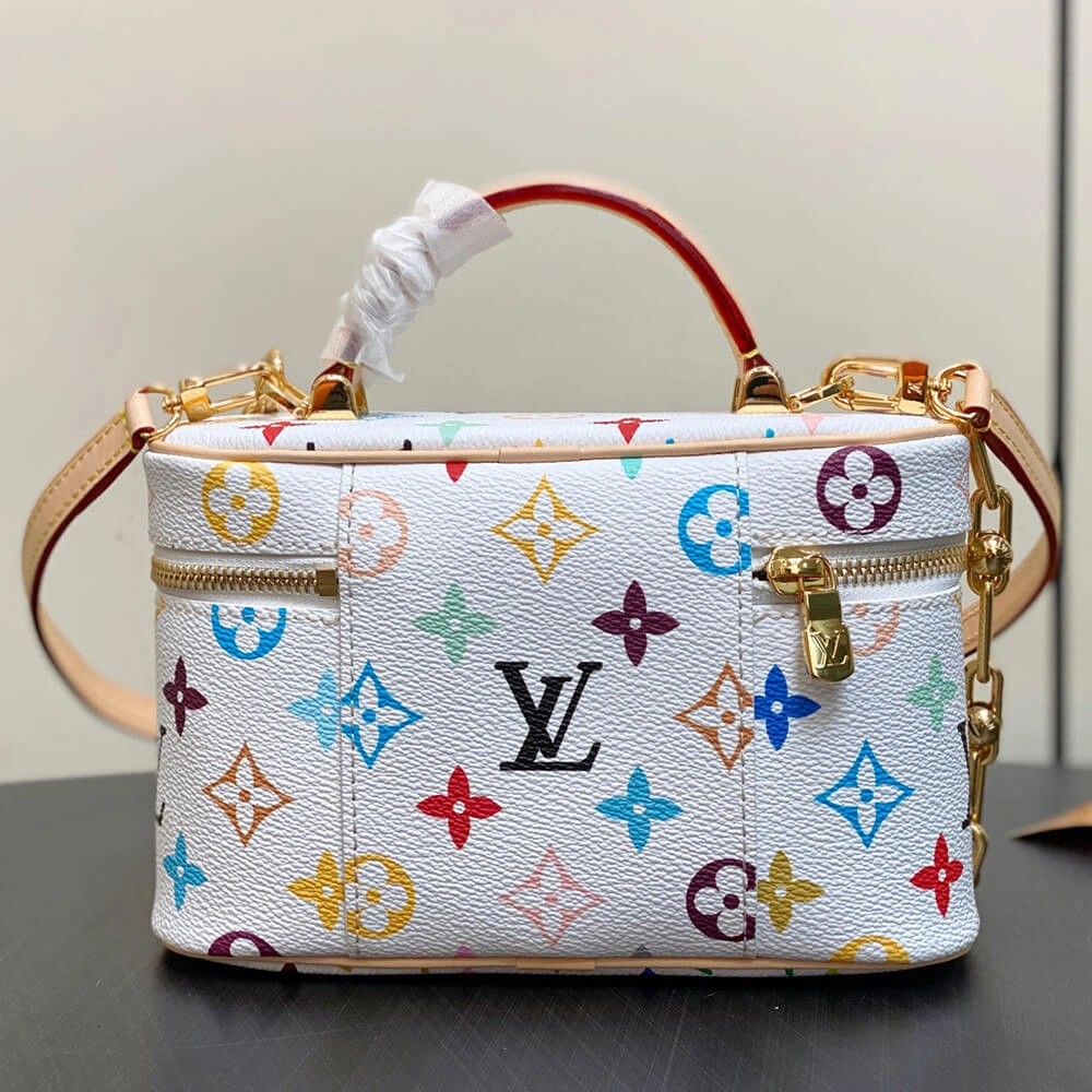 Versatile LV x TM Vanity Chain Pouch 471