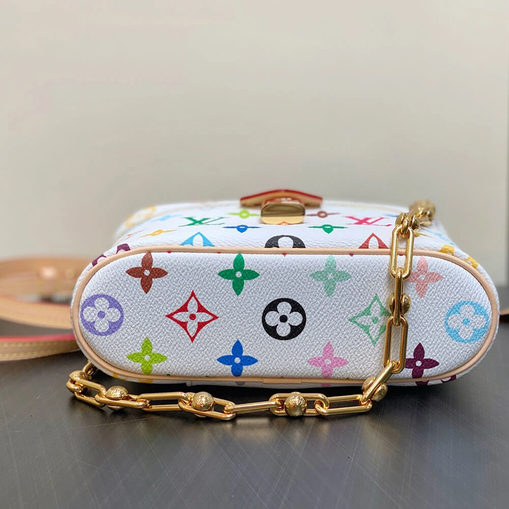 Versatile LV x TM Vanity Chain Pouch 471
